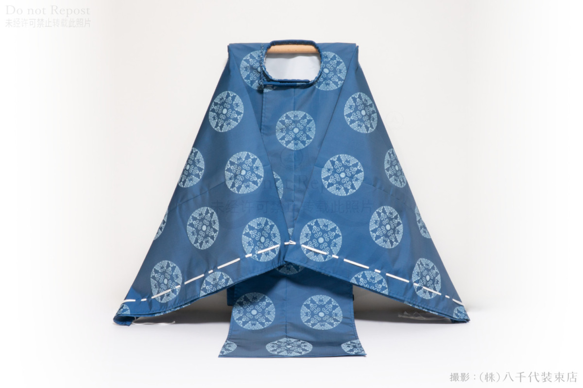 狩衣 臥蝶丸(縹色)の商品画像。狩衣全体が写っている。